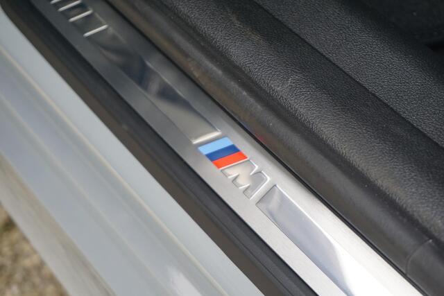 BMW 3-SERIE Touring 330e M Sportpakket Pro 19'' / Adaptief onderstel / Comfort Acces / HiFi System