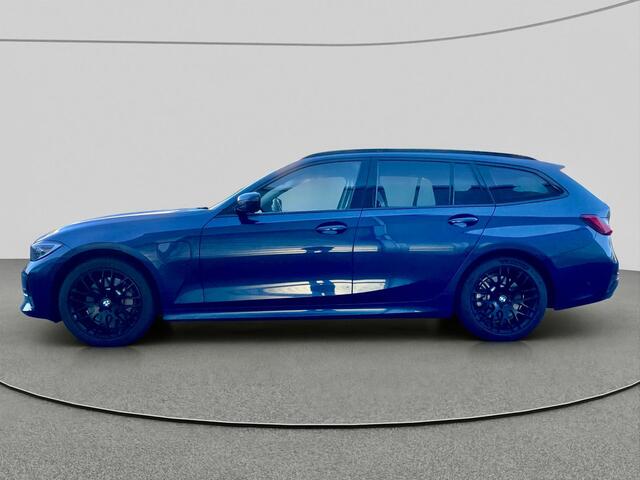 BMW 3-SERIE Touring 330e Hud | Leder | Carplay | Camera
