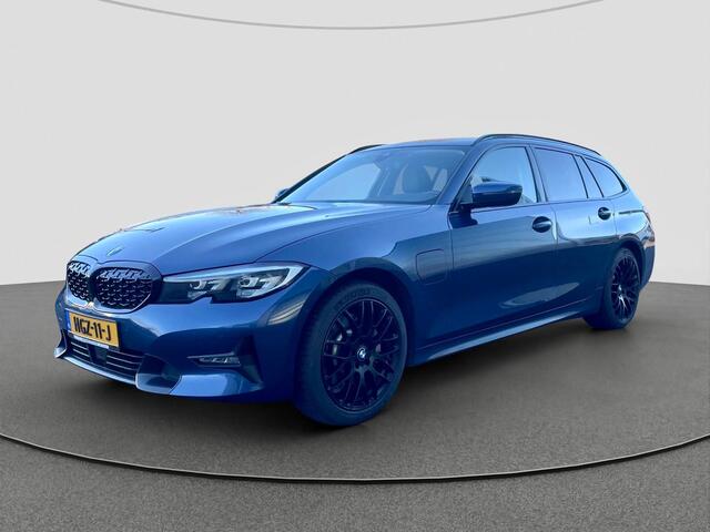 BMW 3-SERIE Touring 330e Hud | Leder | Carplay | Camera