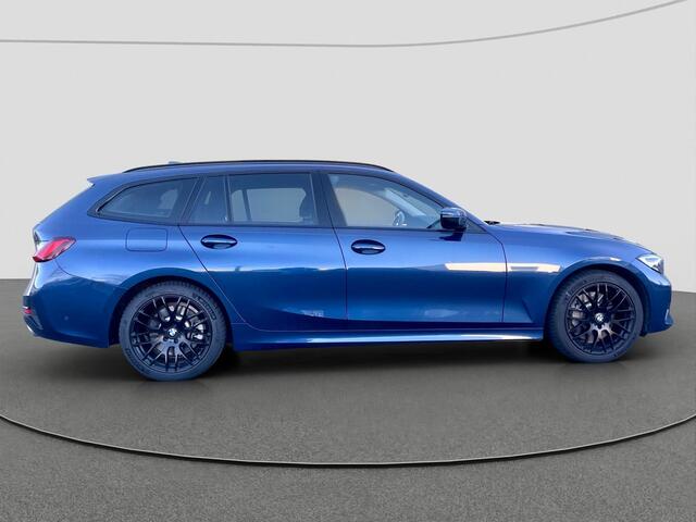 BMW 3-SERIE Touring 330e Hud | Leder | Carplay | Camera