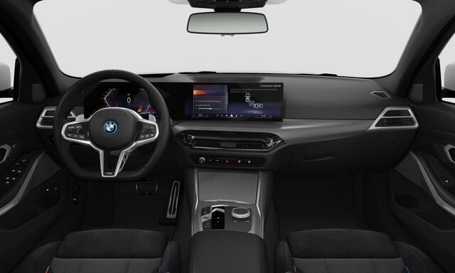 BMW 3-SERIE Touring 330e xDrive - Facelift 2 - Grote Range - Pano - Trekhaak - Harman Kardon