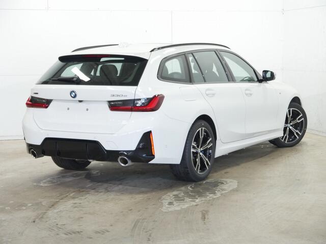 BMW 3-SERIE Touring 330e xDrive - Facelift 2 - Grote Range - Pano - Trekhaak - Harman Kardon
