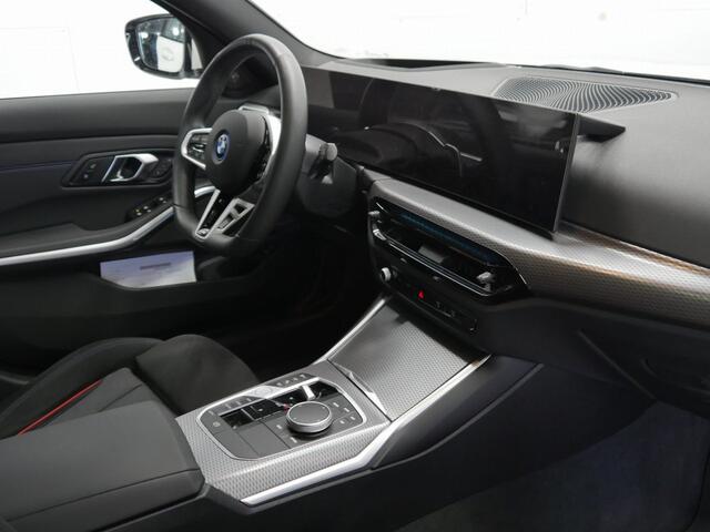 BMW 3-SERIE Touring 330e xDrive - Facelift 2 - Grote Range - Pano - Trekhaak - Harman Kardon