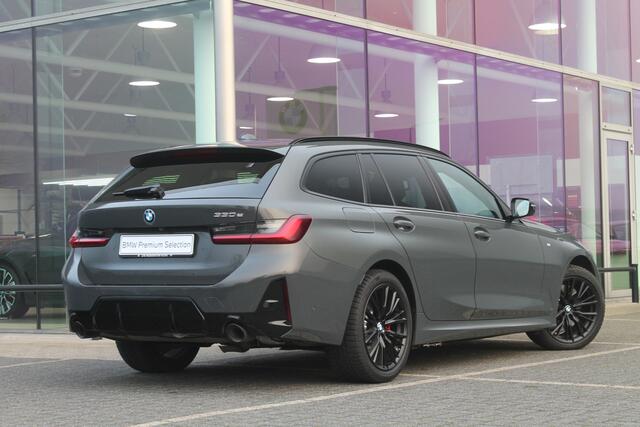 BMW 3-SERIE Touring 330e High Executive M Sport Automaat / Panoramadak / Trekhaak / Adaptieve LED / Stoelverwarming / Harman Kardon / Parking Assistant Plus / Live Cockpit Professional