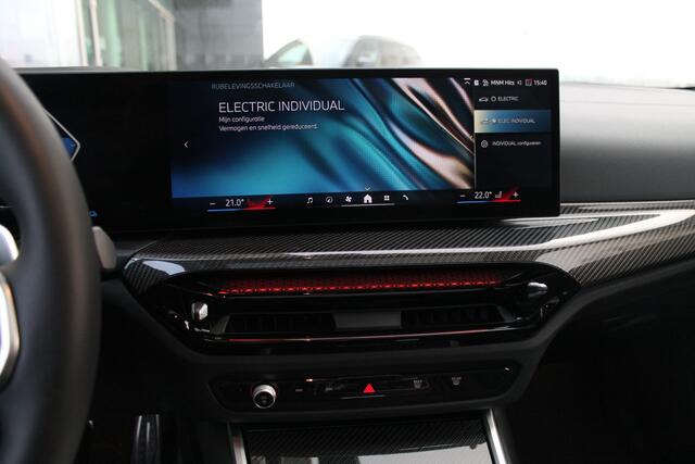 BMW 3-SERIE Touring 330e High Executive M Sport Automaat / Panoramadak / Trekhaak / Adaptieve LED / Stoelverwarming / Harman Kardon / Parking Assistant Plus / Live Cockpit Professional