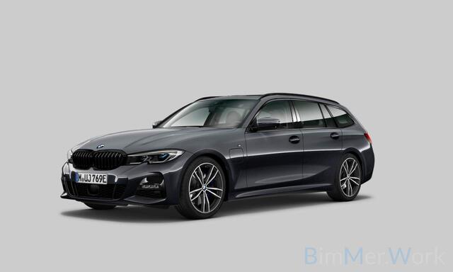 BMW 3-SERIE Touring 330e xDrive High Executive M Sport | M Performance | Panoramadak | Harman Kardon | 360° Camera | Assisted Driving | Head Up Display | Stoelverwarming | Stuurverwarming | Apple Carplay | Navigatie | Adaptive Cruise Control | Am