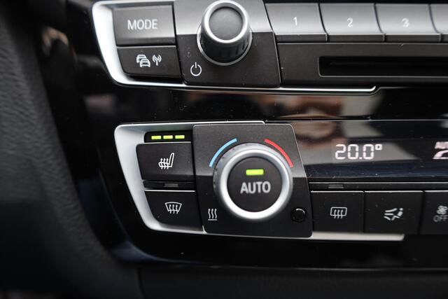 BMW 3-SERIE Touring 318i M Sport Corporate Lease CAMERA LEER+STOELVERWARMING DAB NAVI LED ZWARTE-HEMEL PANO/OPEN-DAK 19"LMV ELEK.LAADKLEP CRUISE NAP ENZ.