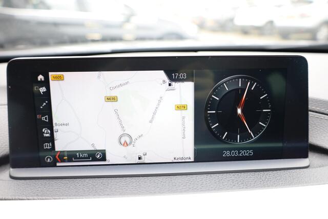 BMW 3-SERIE Touring 318i M Sport Corporate Lease CAMERA LEER+STOELVERWARMING DAB NAVI LED ZWARTE-HEMEL PANO/OPEN-DAK 19"LMV ELEK.LAADKLEP CRUISE NAP ENZ.