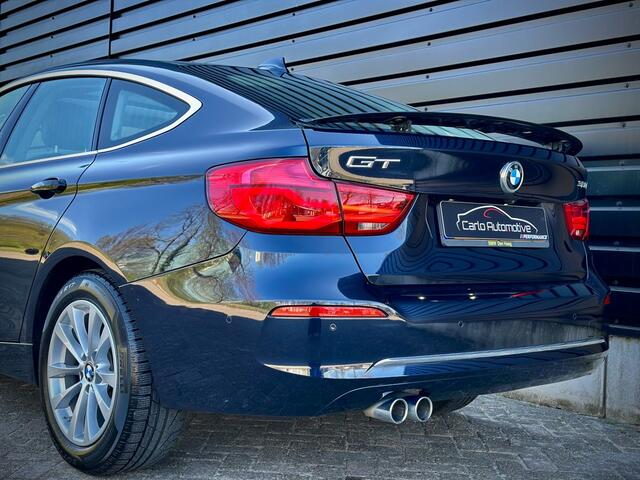 BMW 3-SERIE 320i LUXURY PANO|LEER|CAMERA|CARPLAY