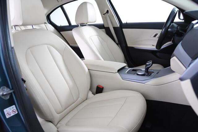 BMW 3-SERIE 318i Luxury *1ste Eigenaar*Leer*Navigatie*Stoelverwarming*Parkassist*