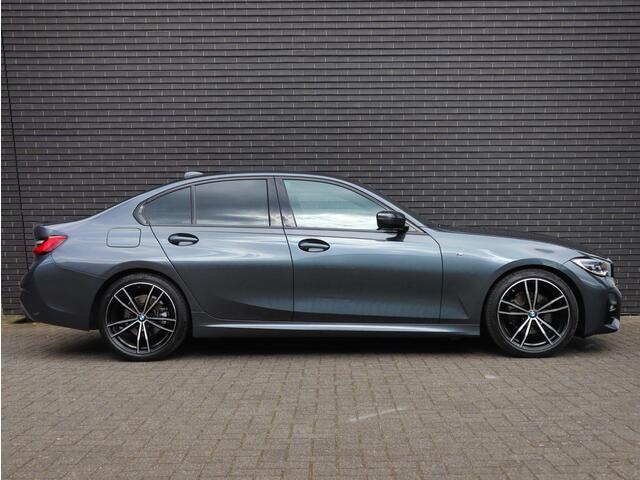 BMW 3-SERIE 320i High Exe. M-Sport | HUD | Leder | Sfeerverlichting |