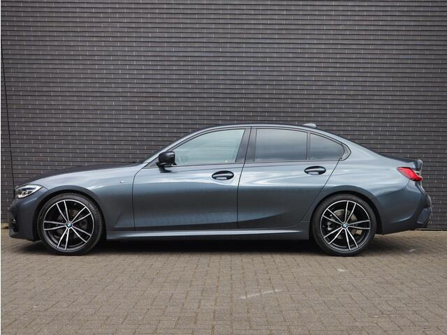 BMW 3-SERIE 320i High Exe. M-Sport | HUD | Leder | Sfeerverlichting |