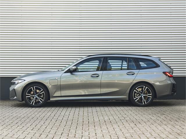 BMW 3-SERIE Touring 330e M-Sport - ACC - Trekhaak - Hifi - Stuurwiel verwarmd - Camera