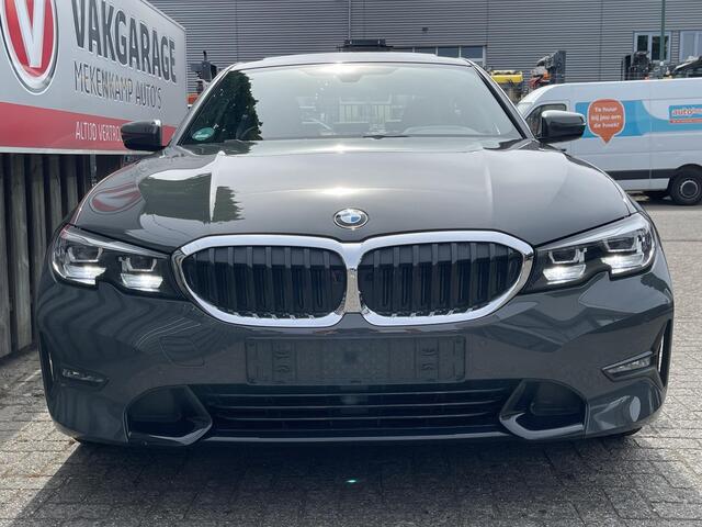 BMW 3-SERIE 330e High Executive Sport Line 17"/Elektrisch schuif/kanteldak/Stoel + stuurverwarming/Camera/Leder/HiFi/Apple Carplay & Android Auto