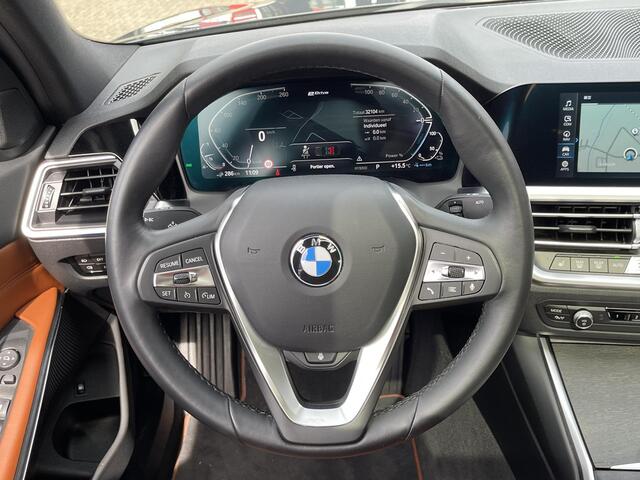 BMW 3-SERIE 330e High Executive Sport Line 17"/Elektrisch schuif/kanteldak/Stoel + stuurverwarming/Camera/Leder/HiFi/Apple Carplay & Android Auto