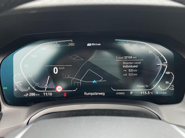 BMW 3-SERIE 330e High Executive Sport Line 17"/Elektrisch schuif/kanteldak/Stoel + stuurverwarming/Camera/Leder/HiFi/Apple Carplay & Android Auto