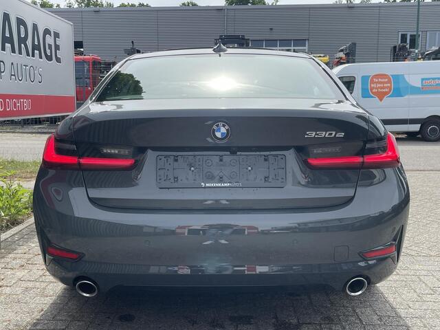 BMW 3-SERIE 330e High Executive Sport Line 17"/Elektrisch schuif/kanteldak/Stoel + stuurverwarming/Camera/Leder/HiFi/Apple Carplay & Android Auto