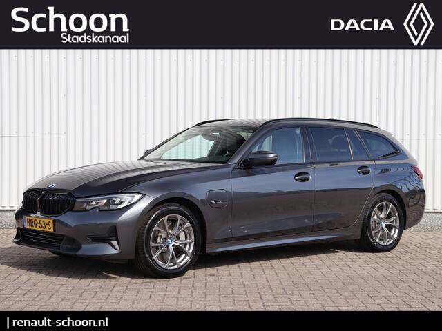 BMW 3-SERIE Touring 330e Sportline | Sportstoelen | Shadowline | Navigatie | Trekhaak | Stoelverwarming