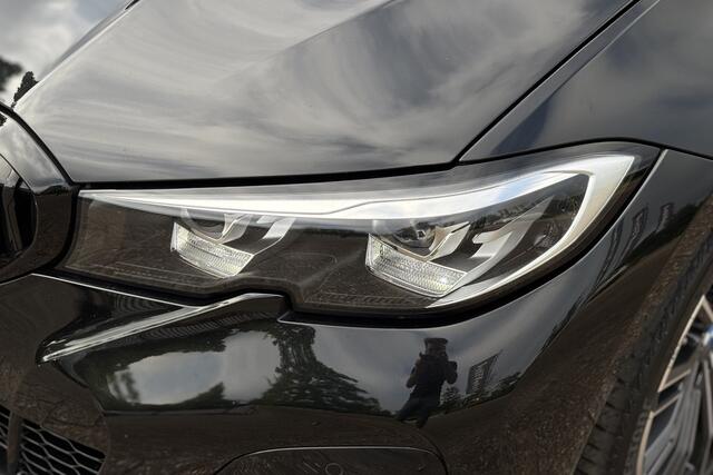 BMW 3-SERIE 320e Touring M-Sport | Camera | Head-Up | Stoelverwarming | Live Cockpit Pro