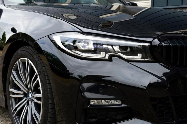 BMW 3-SERIE 318i M-Sport Rijklaarprijs-Garantie Navigatie Leder sport interieur Live Cockpit Plus