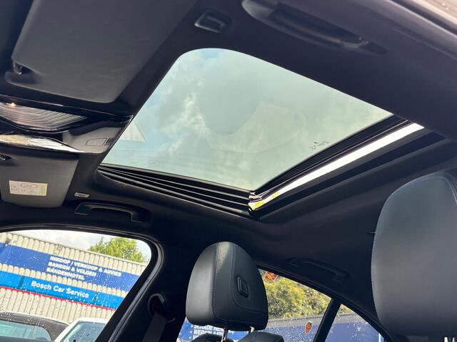 BMW 3-SERIE 330e M-Sport / Opendak / Adaptive Cruise / CarPlay / LED