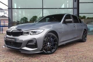 bmw-3-serie-330e-m-performance-carb