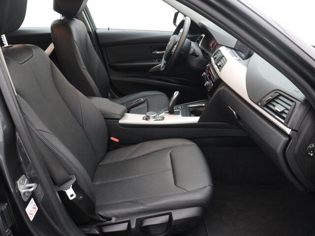BMW 3-SERIE Touring 318i Executive / Auto verbruikt olie! / Handel of Export / Navigatie / Cruise-ctr. / Airco / leder / Trekhaak