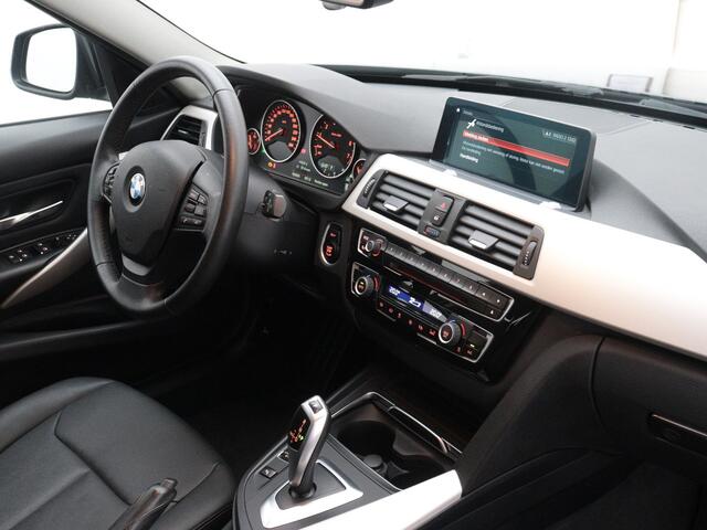 BMW 3-SERIE Touring 318i Executive / Auto verbruikt olie! / Handel of Export / Navigatie / Cruise-ctr. / Airco / leder / Trekhaak