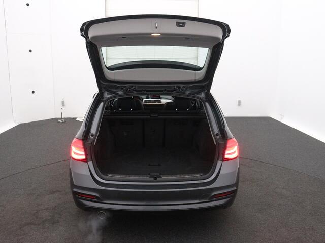 BMW 3-SERIE Touring 318i Executive / Auto verbruikt olie! / Handel of Export / Navigatie / Cruise-ctr. / Airco / leder / Trekhaak