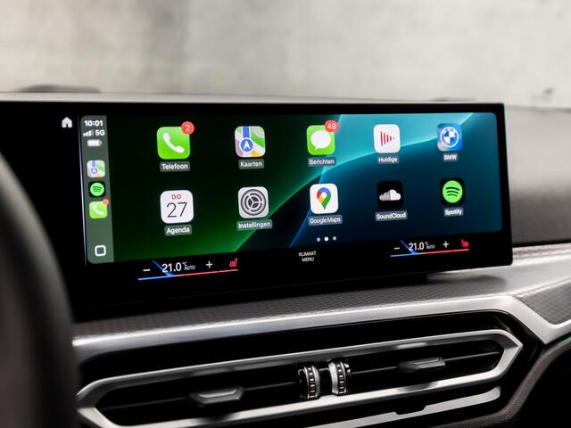 BMW 3-SERIE Touring 330e M-Sport 293Pk Automaat (DRAVITGRAU, FACELIFT, LASER KOPLAMPEN, HEAD-UP DISPLAY, CAMERA, M PAKKET, KEYLESS, MEMORY SEATS, ADAPTIVE CRUISE, SFEERVERLICHTING, APPLE CARPLAY, DAB+, NIEUWSTAAT)