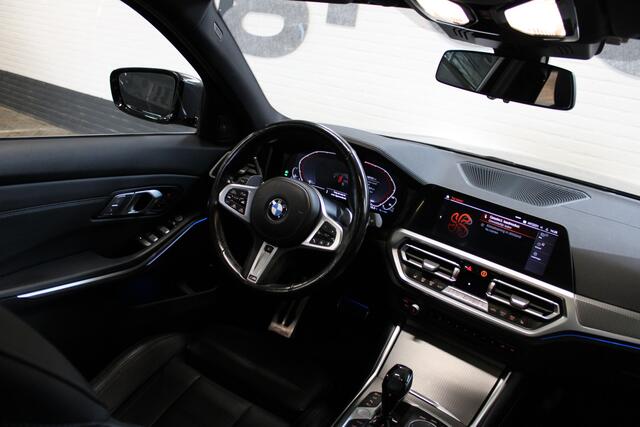 BMW 3-SERIE Touring 330e xDrive High Executive M-sport | Incl. 12 maanden garantie | Assisted drive | Head-up display | Stoelverwarming voor + achter | Stuurverwarming | 360° camera | Elektrisch uitklapbare trekhaak |