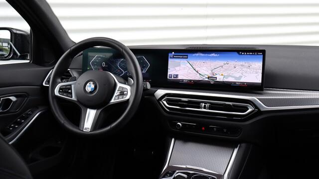 BMW 3-SERIE Touring 330i M-Sport | Adaptieve Cruise Control | Shadow-Line | Achteruitrijcamera | HiFi