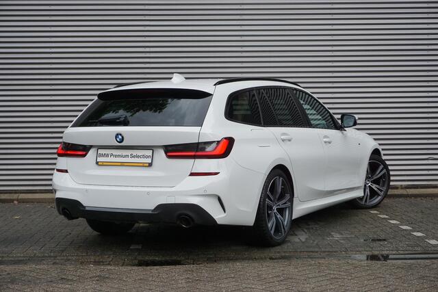 BMW 3-SERIE Touring 320i High Executive