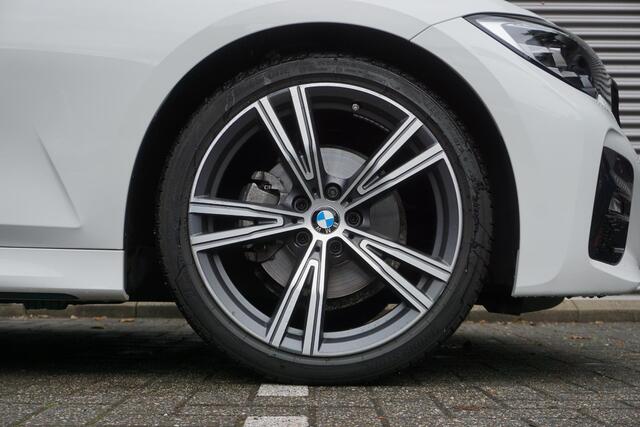 BMW 3-SERIE Touring 320i High Executive