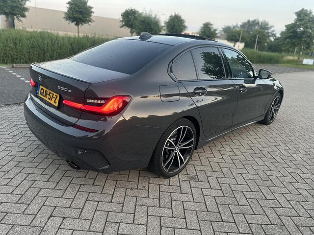 BMW 3-SERIE 330e High Executive|pano|laser|vol!
