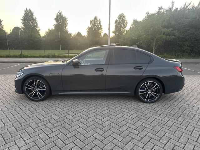 BMW 3-SERIE 330e High Executive|pano|laser|vol!