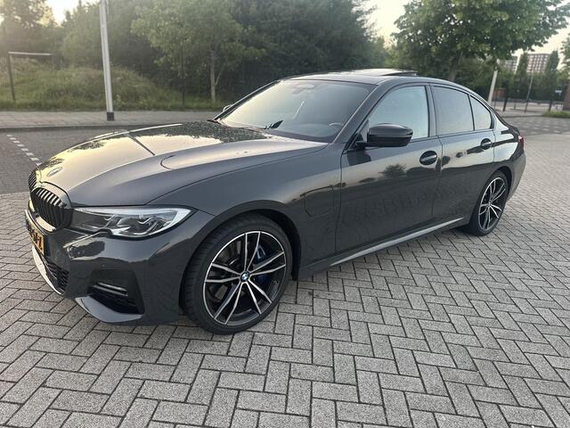 BMW 3-SERIE 330e High Executive|pano|laser|vol!