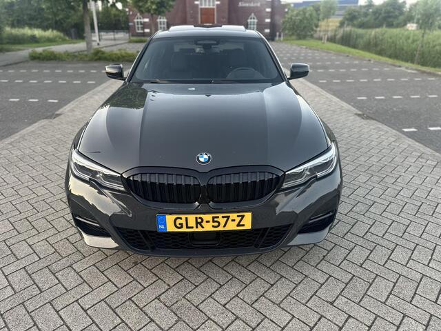 BMW 3-SERIE 330e High Executive|pano|laser|vol!