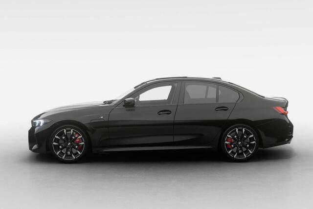 BMW 3-SERIE Sedan 330e | M Sport Pro | Comfort Pack | Active Cruise Control