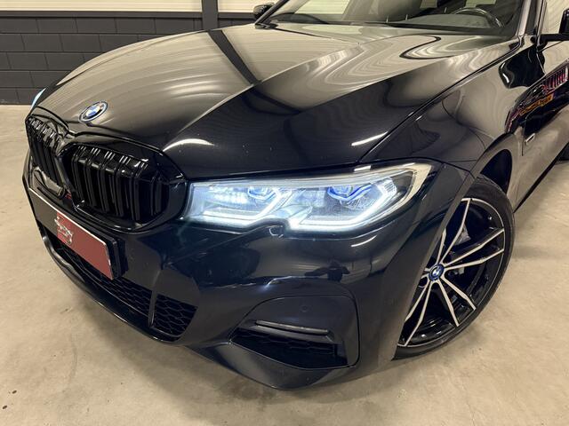 BMW 3-SERIE Touring 330e xDrive M-Sport PANO/LASER/360CAMERA/ADAPTIVE M-ONDERSTEL/ACC/LEER-ALCANTARA/19"BREEDSET/KEYLESS/SHADOW-LINE/NET OH BEURT GEHAD BIJ BMW DEALER