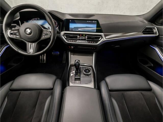 BMW 3-SERIE 330i High Executive M Sport 259Pk Automaat (SCHUIFDAK, M PAKKET, HEAD-UP DISPLAY, LASER KOPLAMPEN, CARBON INLEG, HARMAN/KARDON, LEDER/ALCANTARA, APPLE CARPLAY, STUUR/STOELVERWARMING, NIEUWSTAAT)