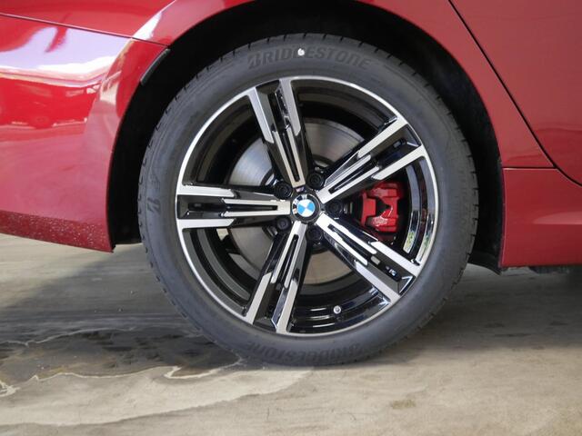 BMW 3-SERIE Touring 330e xDrive - M-Sport Pro - LCi 2 - Grote Range - Pano - Trekhaak - ACC