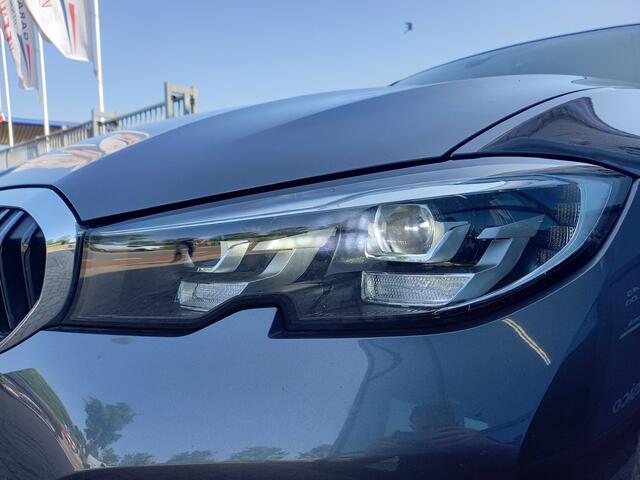BMW 3-SERIE 318i Executive Edition - SPORT LINE - CARPLAY / ANDROID - LED - 1/2 LEER - NL AUTO - 1 EIGENAAR