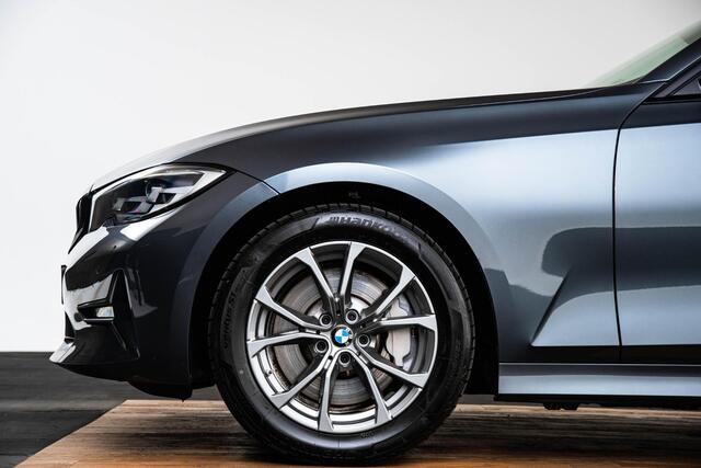 BMW 3-SERIE 330i High Executive Sport Line - Elektrisch verwarmde voorstoelen - HiFi - PDC voor/achter - Active Cruise Control - Active Guard Plus - Automatisch dimmende binnenspiegel - LED mistlampen voor -