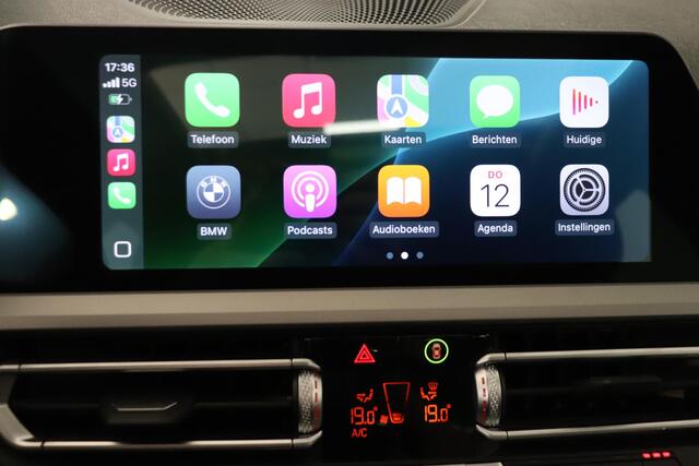 BMW 3-SERIE Touring 330e Business Edition Plus | | Schuif kanteldak | Navigatie | Leder | Laser LED koplampen | Trekhaak |