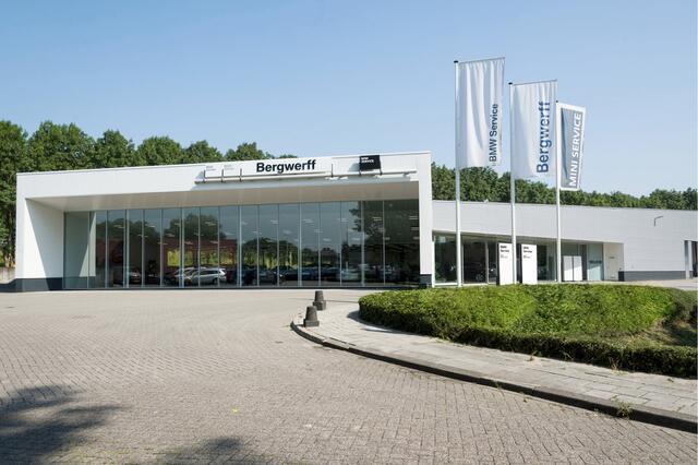 BMW 3-SERIE Touring 330i xDrive - M-Sport - LCI 2 - ACC - Trekhaak - Getint Glas