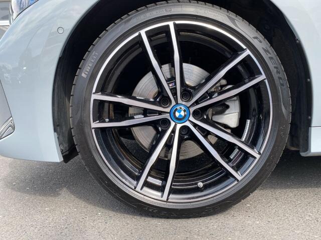 BMW 3-SERIE Touring 330e M-SPORT ** LED, NAVI+, LEDER, PAMORAMA, ACC, TREKH, 19-inch LMV ** 1e EIG - UNFALLFREI ** ** INFORMEER OOK NAAR ONZE AANTREKKELIJKE FINANCIAL-LEASE TARIEVEN **