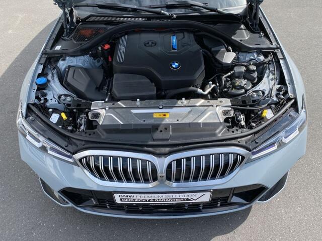 BMW 3-SERIE Touring 330e M-SPORT ** LED, NAVI+, LEDER, PAMORAMA, ACC, TREKH, 19-inch LMV ** 1e EIG - UNFALLFREI ** ** INFORMEER OOK NAAR ONZE AANTREKKELIJKE FINANCIAL-LEASE TARIEVEN **