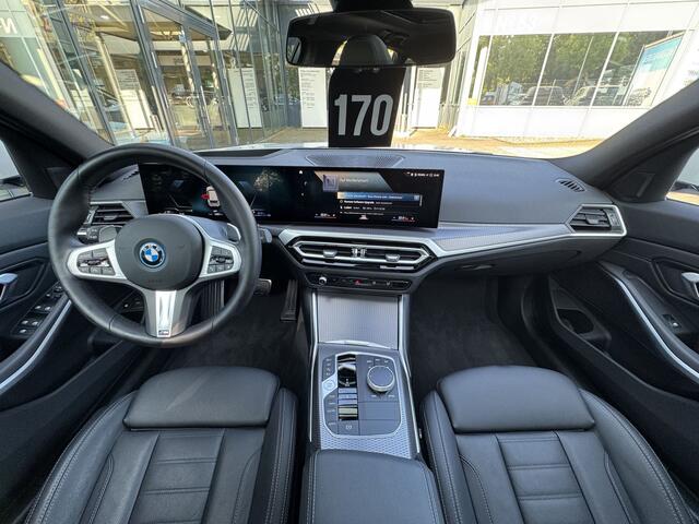 BMW 3-SERIE Touring 330e M-SPORT ** LED, NAVI+, LEDER, PAMORAMA, ACC, TREKH, 19-inch LMV ** 1e EIG - UNFALLFREI ** ** INFORMEER OOK NAAR ONZE AANTREKKELIJKE FINANCIAL-LEASE TARIEVEN **