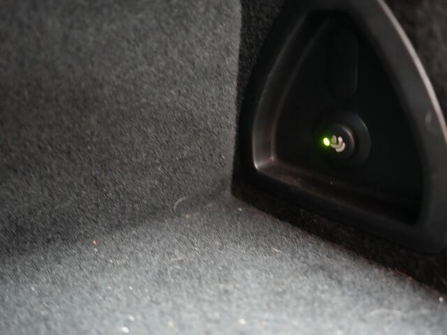 BMW 3-SERIE 330e Luxury Line Plug In Hybrid 293pk PHEV | Trekhaak af Fabriek | Lederen Memory Stoelen Verwarmd | Camera | Apple Carplay | Keyless | Virtual | Sfeerverlichting | DAB | Navi Full Map |